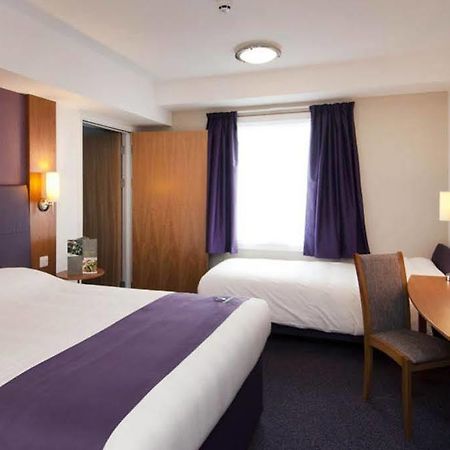 Premier Inn Greenock Bagian luar foto