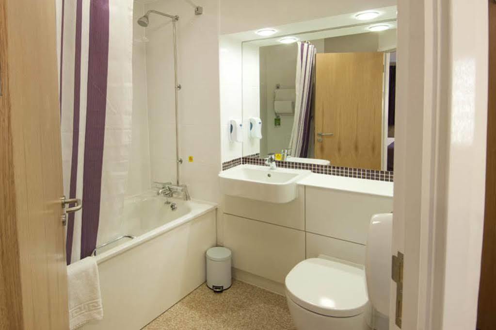 Premier Inn Greenock Bagian luar foto
