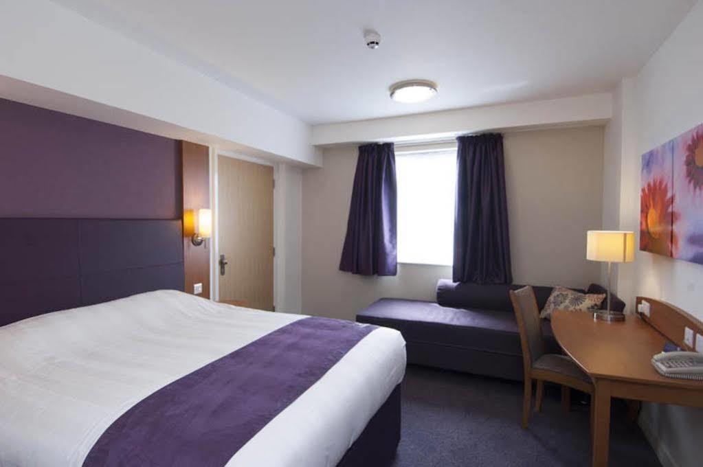 Premier Inn Greenock Bagian luar foto