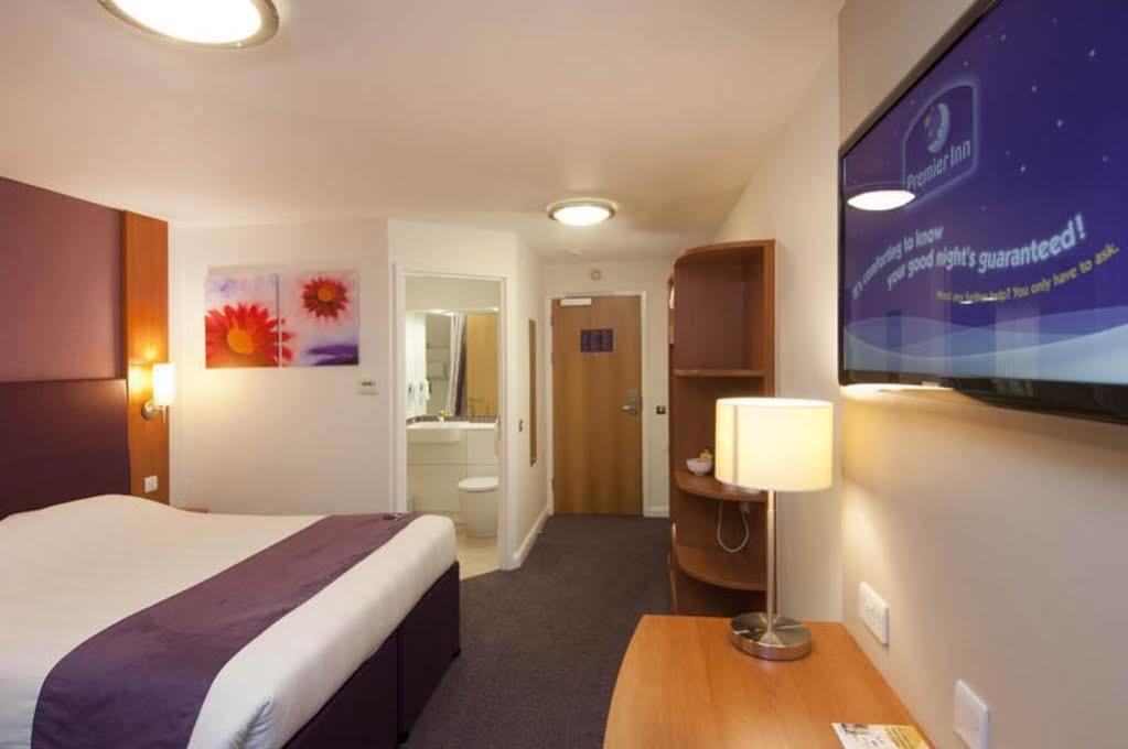 Premier Inn Greenock Bagian luar foto