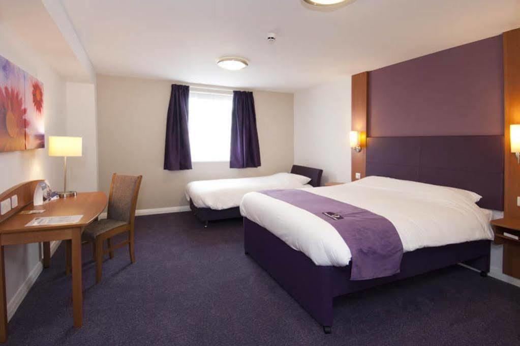 Premier Inn Greenock Bagian luar foto