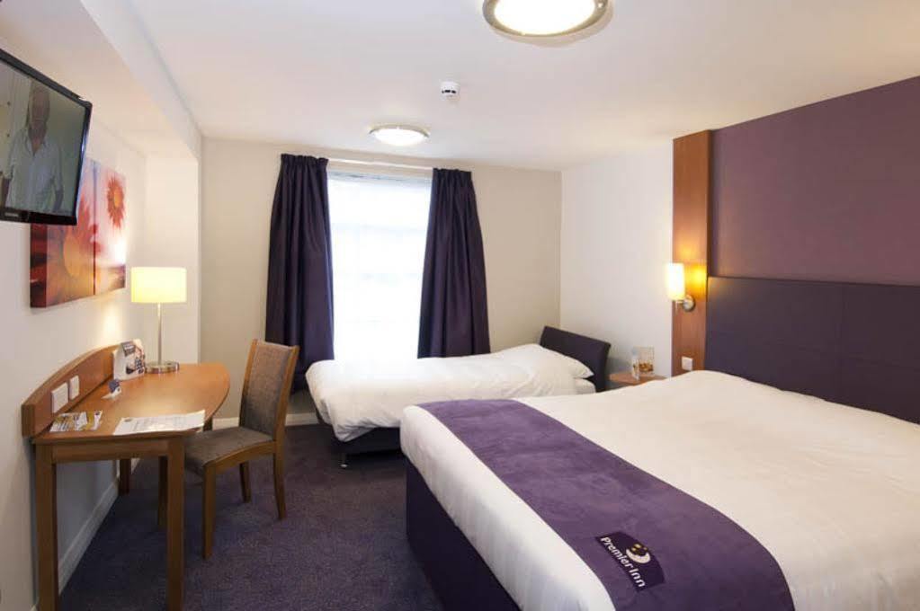 Premier Inn Greenock Bagian luar foto
