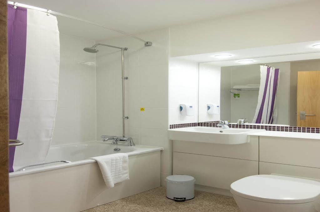 Premier Inn Greenock Bagian luar foto