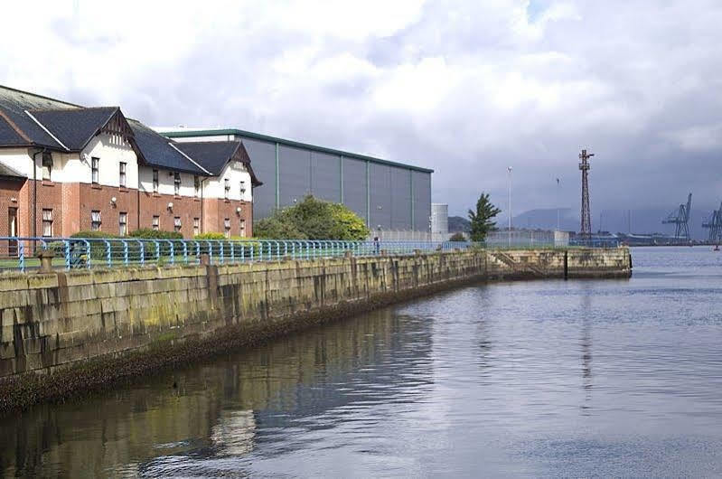 Premier Inn Greenock Bagian luar foto